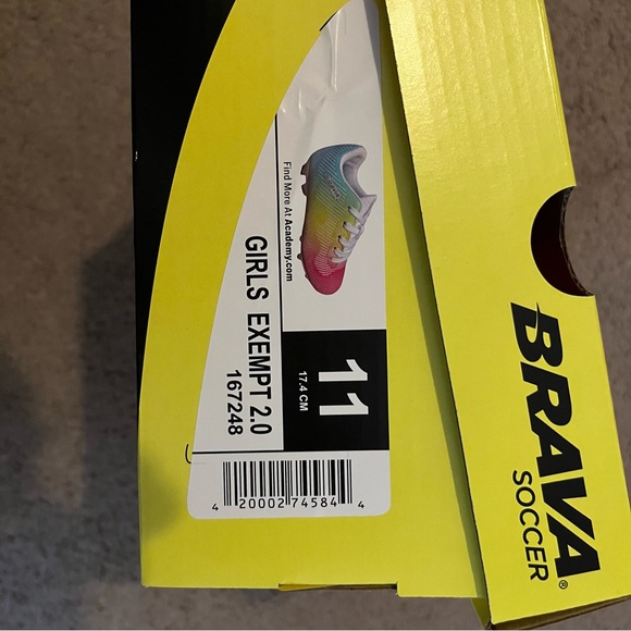 ⚽️ Brava Girls Soccer Cleats - Rainbow Coloring, White Laces - Size 11 - Picture 5 of 5